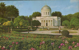 Moldova  - Postcard  Unused -  Kishinau - Central Exhibition Hall - Moldavia