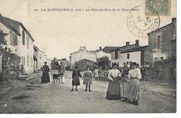44 - LA MONTAGNE - T.Belle Vue Animée De La Grande Rue De La Briandière ( Des Habitants Posent Pour La Photo ) - La Montagne