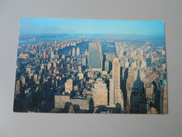 ETATS UNIS NY NEW YORK CITY LOOKING NORTH FROM EMPIRE STATE BUILDING..... - Empire State Building