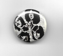 DIVERS  Led Zeppelin " Badge " - Other Products