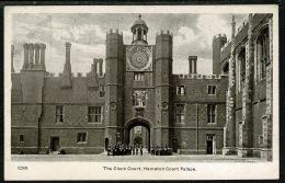 RB 1217 -  Gale & Polden Postcard - The Clock Court Hampton Court Palace London Middlesex - Middlesex