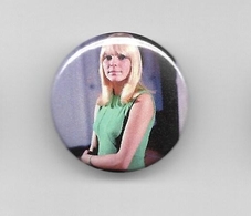 DIVERS  France Gall " Badge " - Objets Dérivés