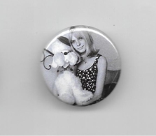 DIVERS  France Gall " Badge " - Objets Dérivés