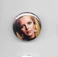 DIVERS  France Gall " Badge " - Objets Dérivés