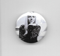 DIVERS  France Gall " Badge " - Objets Dérivés