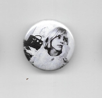 DIVERS  France Gall " Badge " - Objets Dérivés