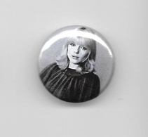 DIVERS  France Gall " Badge " - Objets Dérivés