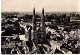 44 En Avion Au Dessus De MACHECOUL Eglise Et Bourg - Machecoul