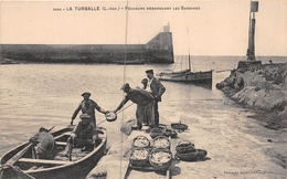 ¤¤  -  LA TURBALLE   -  Pêcheurs Débarquant Les Sardines     -  ¤¤ - La Turballe