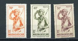 MADAGASCAR  (RF) - N° Yvert  301+ 302 +303 (*) - Nuevos