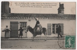 CPA 85 CROIX De VIE Mère Ane Et Fieu Boulevard De La Gare - Saint Gilles Croix De Vie