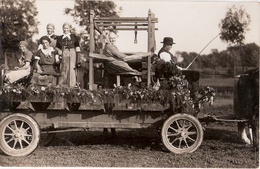 GÜSTROW Erntedankfest Wagen Aus Dem Festzug Original Fotokarte Der Zeit Rechts Unten Fotografenstempel Gestanzt E Walter - Guestrow