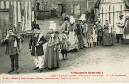 A TRAVERS LA NORMANDIE -TYPES ET COUTUMES ANCIENNES -UNE NOCE EN PAYS D'AUGE -EN PROMENADE -Ed Bunel N° 965 - Costumes