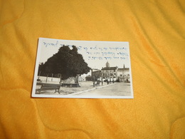 CARTE POSTALE ANCIENNE CIRCULEE DATE ?. / LE BEAUSSET VAR.- LA PLACE NOUVELLE ET SON PUIT RUSTIQUE. - Le Beausset