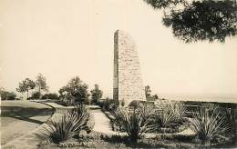 83 , Rayol Canadel Pramousquier , Monument Commandos D'Afrique , * 215 09 - Rayol-Canadel-sur-Mer