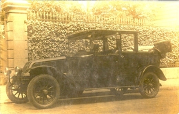 CARTE PHOTO QUELLE EST CETTE VOITURE DECAPOTABLE AVEC UN MEDAILLON A L AVANT QUI INDIQUE 5 - Cars