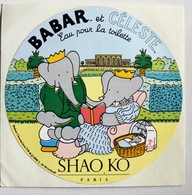 Autocollant Babar Et Céleste Shao Ko Eau Pour La Toilette Parfum Paris 1989 - Stickers