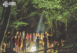 CPM 10X15 . SCOUTISME . SCOUTS GUIDES De France " GRANDIR ENSEMBLE" Veillée Au Feu De Camp - Pfadfinder-Bewegung