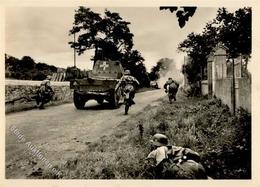 SS WK II Unsere Waffen SS Dem Feind Entgegen Foto AK I-II - Guerra 1939-45