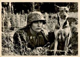 SS WK II Unsere Waffen SS Soldat Mit Schäferhund Foto AK I-II - Guerra 1939-45