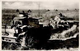 MILITÄR WK II - PANZER  - Panzer Rollen In Der Russischen Steppe Zum Angriff Vor I-II Réservoir - Guerra 1939-45