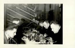 Schach Schachklub Turm Foto AK I-II - Ajedrez