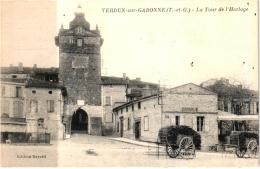 VERDUN SUR GARONNE ,TOUR DE L'HORLOGE ,CHARETTE DE BOIS,CAFE    REF  56928 - Verdun Sur Garonne