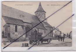 Bourg-Lastic (63) L'Eglise.Premier Plan:Camion D'une Autre époque /Affiches Collées Sur L'Eglise /Restauration Du Pignon - Sonstige & Ohne Zuordnung