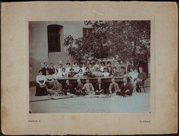 1908 Nagyvárad Postáskisasszonyok. Nagyméretű Fotó Kartonon / Post Worker Women. Large Photo 39x30 Cm - Autres & Non Classés