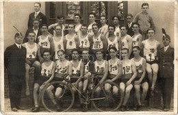 * T2/T3 Magyar Válogatott Kerékpár Csapat, Leventék / Hungarian Bicycle Racing Team With Two Members Of The Hungarian Yo - Zonder Classificatie