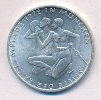 NSZK 1972D 10M Ag 'Müncheni Olimpia - Térdelő Atléták' T:1-,2 
FRG 1972D 10 Mark Ag 'Münich Olympics - Athletes Kneeling - Ohne Zuordnung