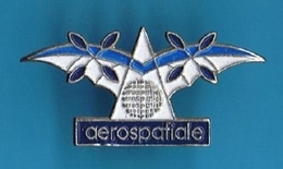 PIN'S //  ** AÉROSPATIALE / USINE / CLÉMENT ADLER ** - Raumfahrt