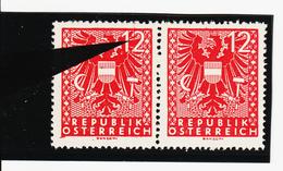 NEU1255 ÖSTERREICH 1945 Michl 703 PLATTENFEHLER Senkrechter FARBSTRICH  Mit VERGLEICHSTÜCK ** Postfrisch SIEHE ABBILDUNG - Variétés & Curiosités