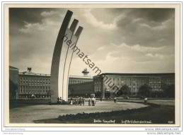 Berlin-Tempelhof - Zentralflughafen - Luftbrückendenkmal - Foto-AK Grossformat 1951 - Tempelhof