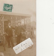 LE HAVRE -  Deux Cyclistes Qui Vous Donnent Un Bonjour Du Havre ( Carte-photo ) - Non Classés