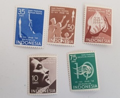 INDONESIE, Mains, Main, Hand, Mano, Droits De L'homme . Yvert 178/82 ** Tachés - Sonstige & Ohne Zuordnung