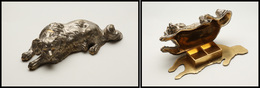 Boîte En Bronze Argenté En Forme De "Chien Couché", 2 Comp. Doré à L'or, 145x50x40mm, Poids 600g, Superbe. - R - Stamp Boxes