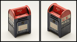 Distributeur En Tôle En Forme De Boîte Aux Lettres US, Marqué "US Mail", 65x40x35mm. - TB - Stamp Boxes