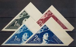 (*). 1938. 1 Pts Verde, 1 Pts Azul, 2 Pts Carmín Castaño Y 2 Pts Azul Oscuro, Todos Bordes De Hoja. DERECHO DE RECONOCIM - Postage Free