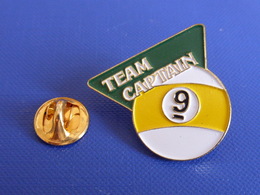 Pin's Billard Team Captain - Boule Rayure Jaune N° 9 (PU30) - Biljart