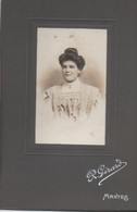 Grande Photo Ancienne Montée Sur Carton/ Jeune Femme Avec Chignon/ Girard /MANTES/Vers 1900-1920  PHOTN417 - Personnes Anonymes