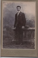 Photo De Studio Ancienne Montée Sur Carton/Homme En Pied Au Canotier/DUBURGUET/Niort/Vers 1910-1930 PHOTN424 - Personnes Anonymes