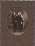 Grande Photo De Studio Ancienne Montée Sur Carton/ Couple De Mariés/Henri LELEU/Armentiéres//Vers 1910-1930     PHOTN441 - Personnes Anonymes