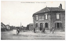 VILLE SUR TOURBE - La Poste Et Le Voyeu (vue Animée) - Ville-sur-Tourbe