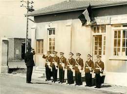 100918 - PHOTO 1950 60 - GENDARMERIE DE L'AIR Aviation Gendarme - Inspection Annoncée - Police - Gendarmerie