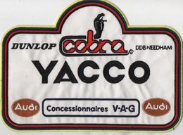 E16 - Sport Automobile - Ecusson 27 X 20 - Concessionnaires AUDI - DUNLOP - COBRA - DDB NEEDHAM - YACCO - Patches