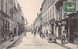 Soissons    02    La Rue Saint Martin      (voir Scan) - Soissons