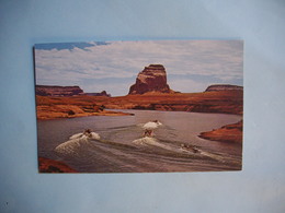 LAKE POWEL In The Glen Canyon  -  Arizona  -  Etats Unis - Lake Powell