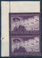 ** 1943 Repülő Alap V. ívsarki Pár, Az Alsó Bélyegen Az Első Repülőből Függőleges Csík Nyúlik Ki - Altri & Non Classificati