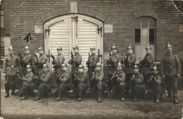 * T2/T3 1916 Német Katonai Csoportkép Tüzelő állásban Puskákkal / WWI Imperial German Army Military Group Photo, Soldier - Unclassified